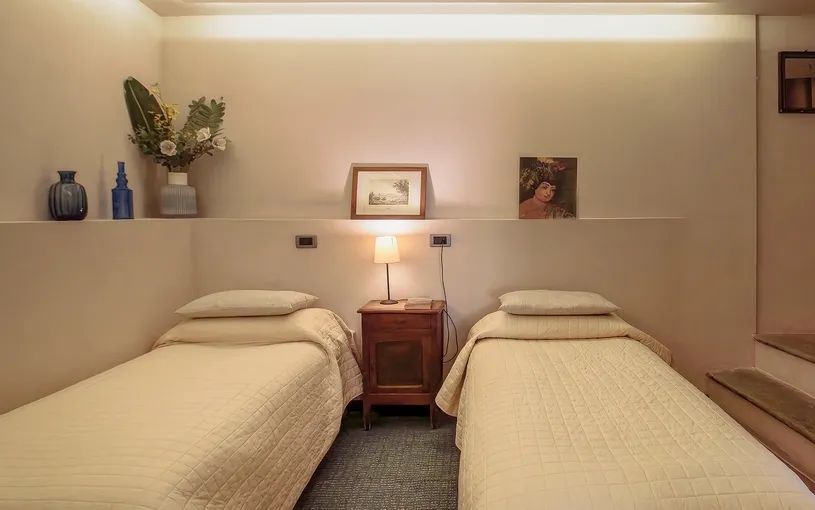 View of the other double room in the flat with separate beds