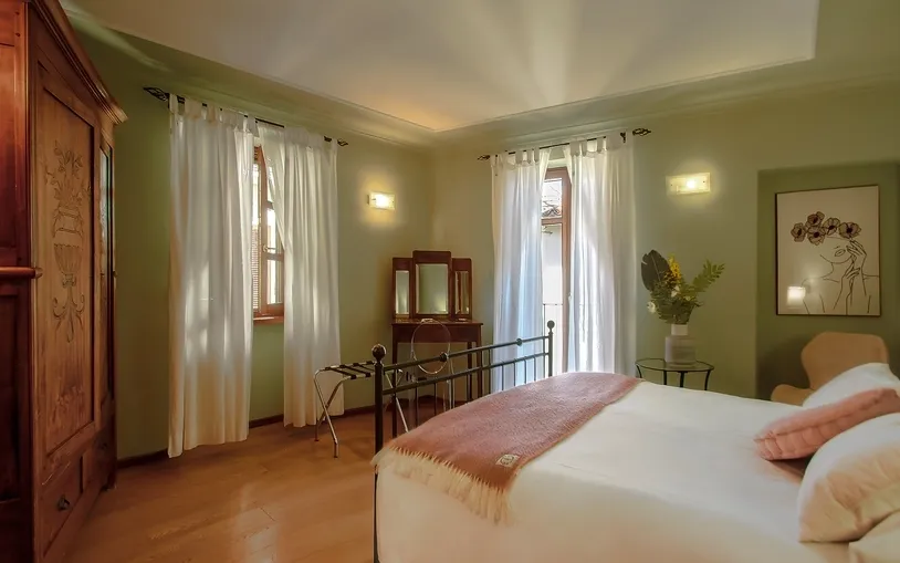 View of the room from aside